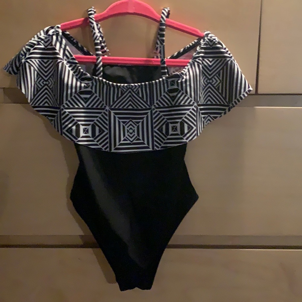 Off the shoulder Glam one piece 18-24m